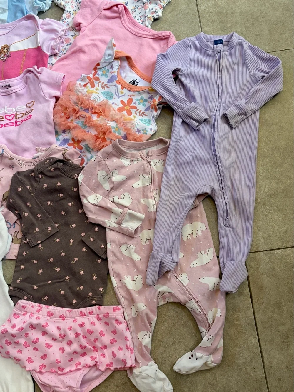 Lot Of 20 Baby Girl 6-9 Month Clothing Bundle Pajamas Shorts body suits onesies